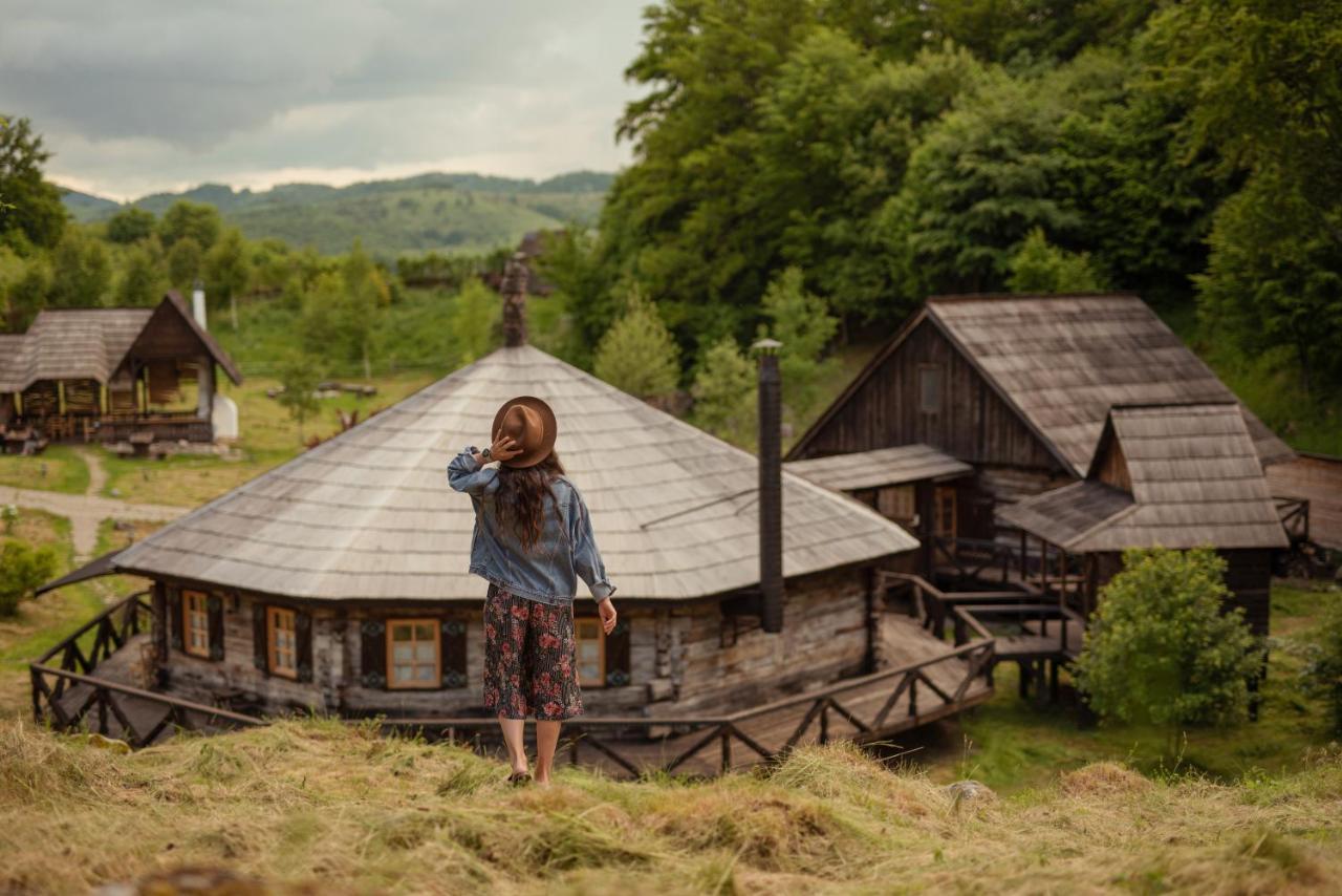 Raven'S Nest - The Hidden Village, Transylvania - Romania Sub Piatra Luaran gambar