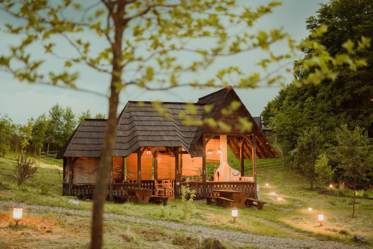 Raven'S Nest - The Hidden Village, Transylvania - Romania Sub Piatra Luaran gambar