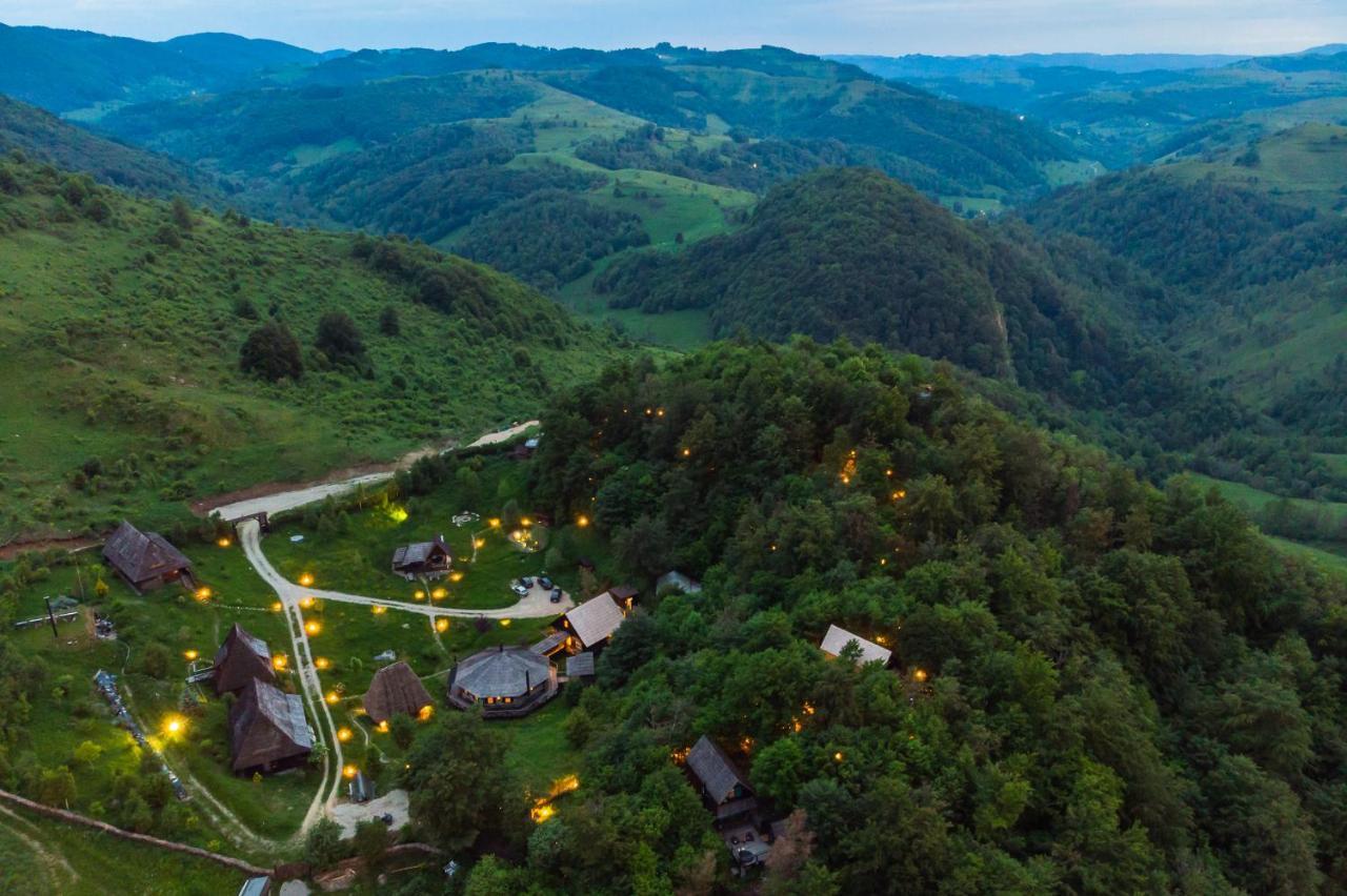 Raven'S Nest - The Hidden Village, Transylvania - Romania Sub Piatra Luaran gambar
